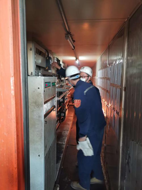 裕华炼钢厂开展天车工段电器设备着火事故应急演练